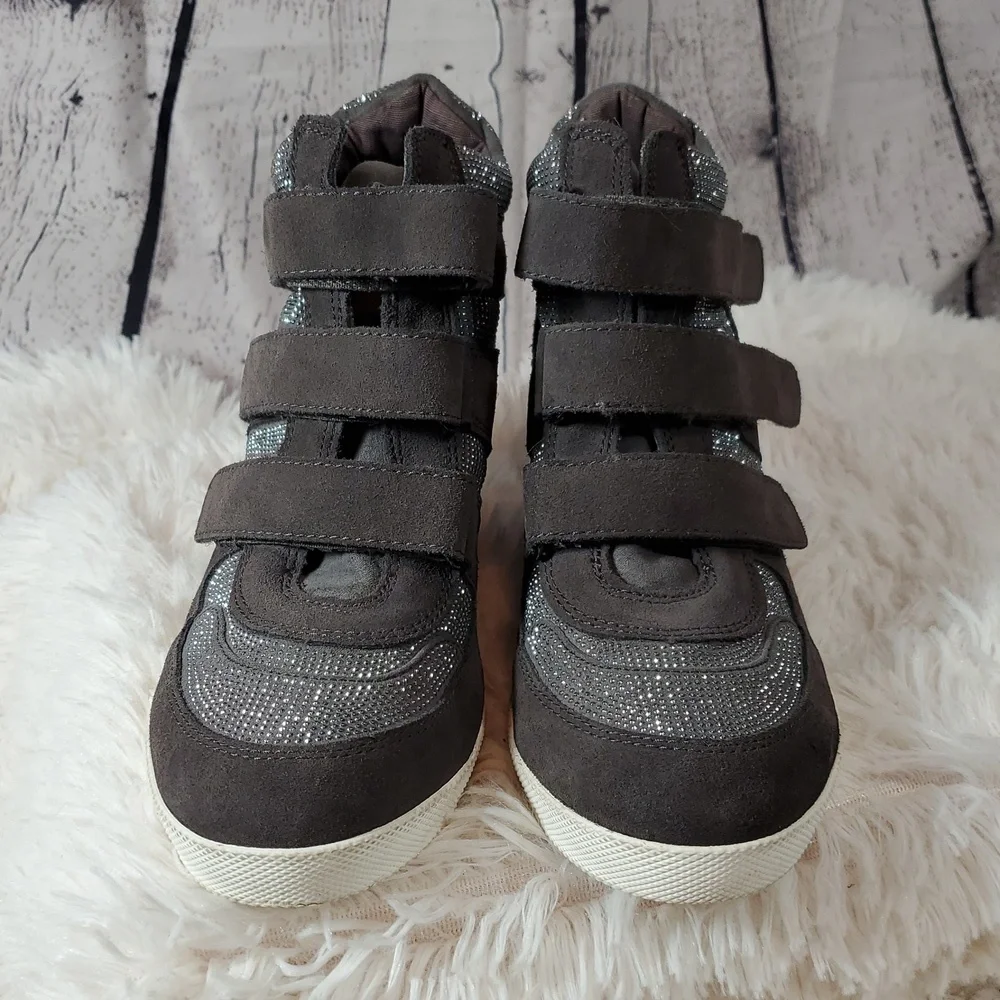 Nine West Gray and Silver Leather Wedge Sneakers Size 8